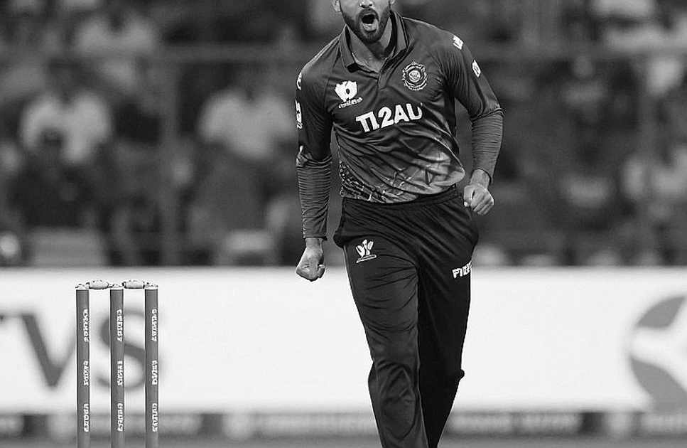 হারারেতে সতেরো বছরের ঝড়: যে ইনিংসে পশ্চিম ভারতীয় ক্রিকেট নতুন করে শ্বাস নিল হারারেতে সতেরো বছরের ঝড়: যে ইনিংসে পশ্চিম ভারতীয় ক্রিকেট নতুন করে শ্বাস নিল