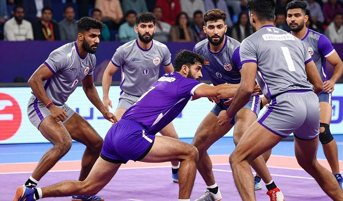 ৩৭–৩৪: কাবাডি ফাইনাল আসলে যুদ্ধ জেতে অল আউটের ঘড়ি, তারকাদের নাম নয়
