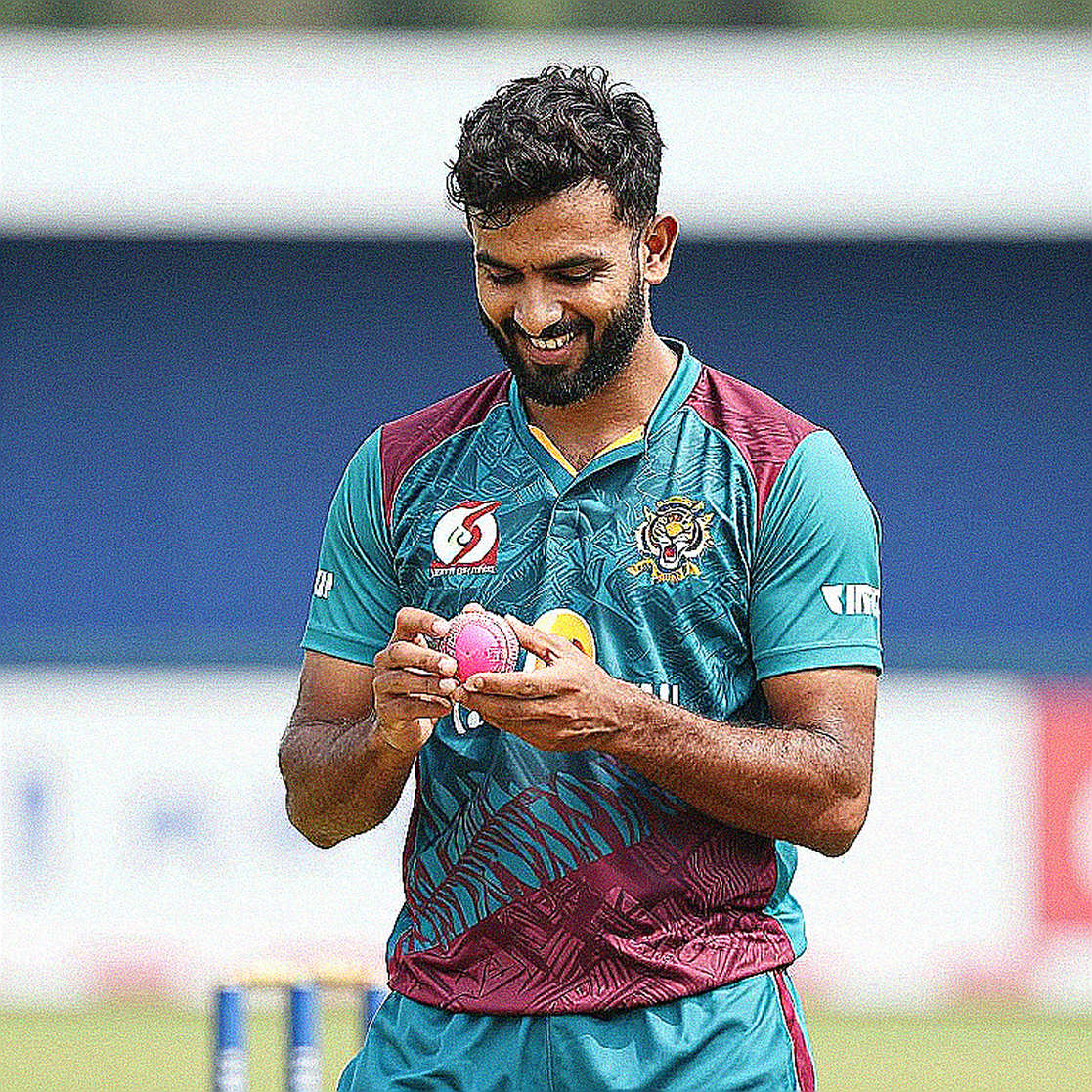 পাঁচ রান, ছক্কা নয়: টরন্টোর ওয়াইড বাউন্সার আর ক্রিকেটের আইন-বইয়ের পাঠ পাঁচ রান, ছক্কা নয়: টরন্টোর ওয়াইড বাউন্সার আর ক্রিকেটের আইন-বইয়ের পাঠ